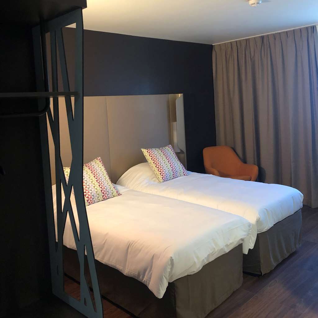 Campanile Marseille Est - Aubagne Hotel Room photo