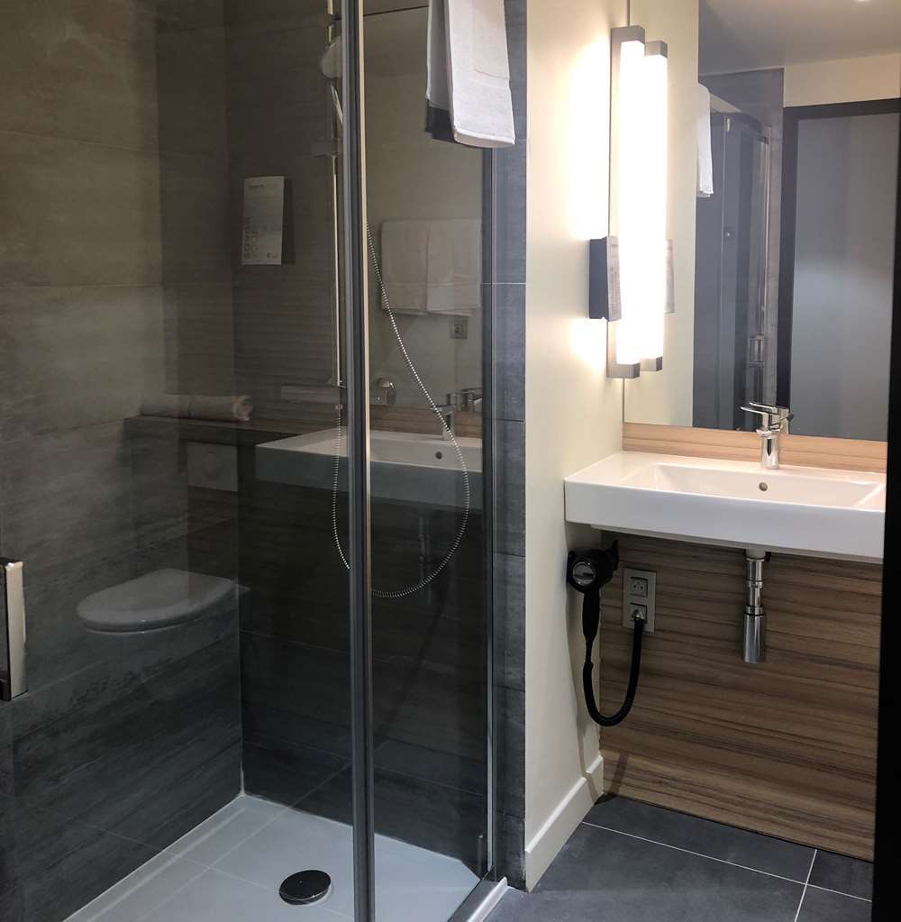 Campanile Marseille Est - Aubagne Hotel Room photo