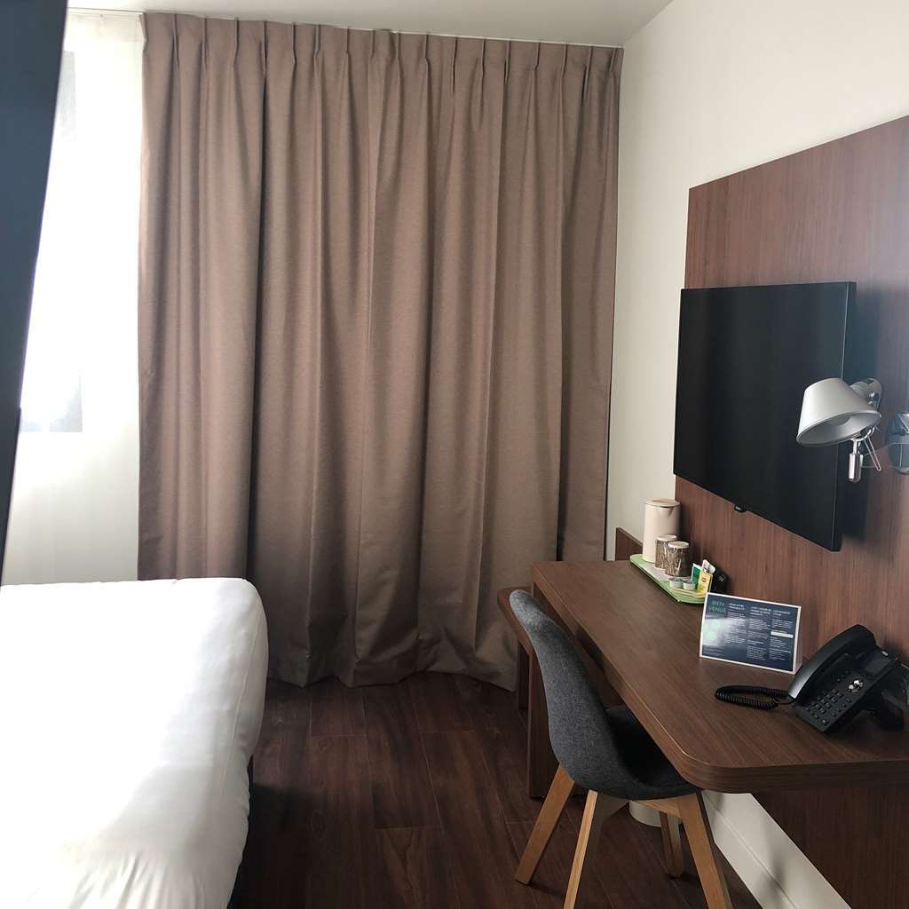 Campanile Marseille Est - Aubagne Hotel Room photo